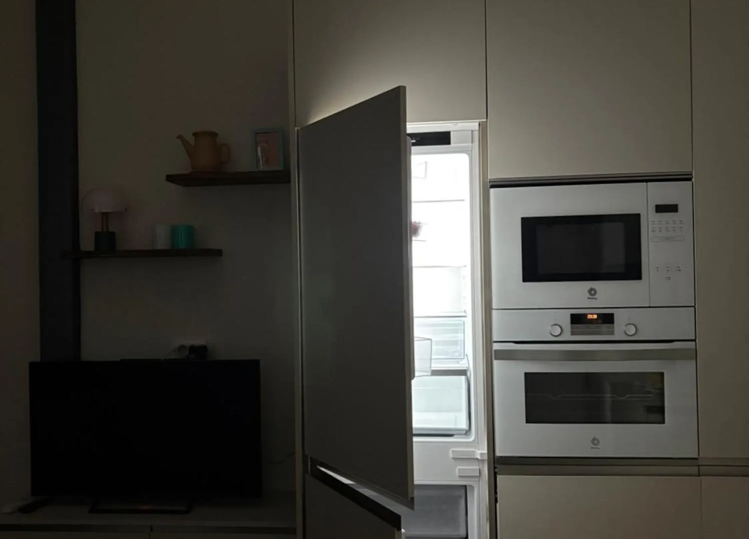 Apartamento Premium En Plaza Mina Minimalismo Y Confort A Pasos Del Mar Cádis 0*,  Espanha